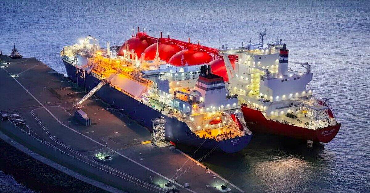 "Нафтогаз" вперше постачає скраплений газ через термінал у Німеччині 