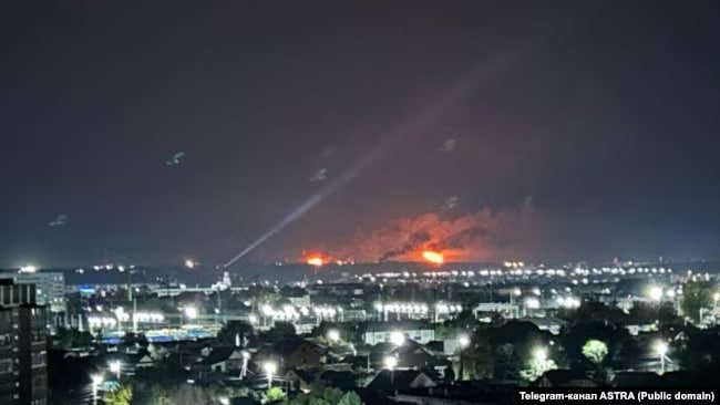 У росії дрони атакували військовий аеродром біля кордону з Україною та НПЗ у Ярославлі