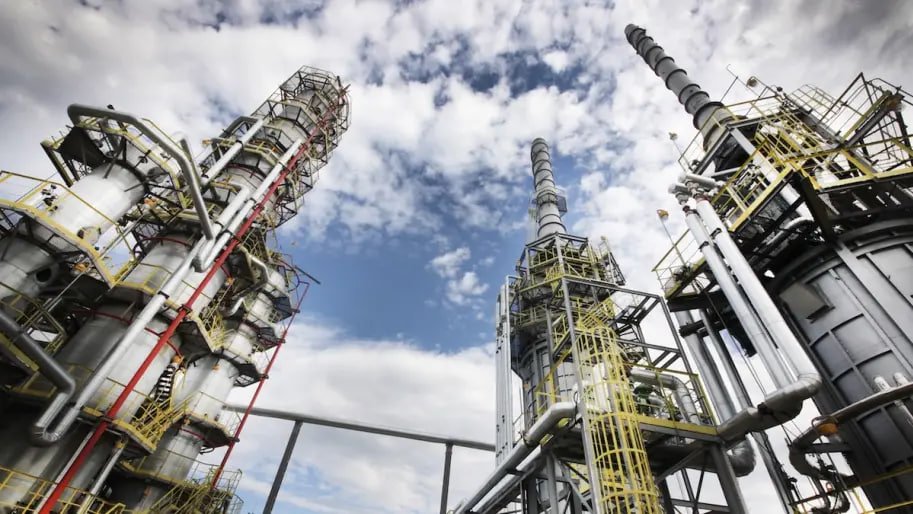 Після атаки 2 жовтня Волгоградський НПЗ зупинив роботу . На нього припадає 5% нафтопереробки у рф