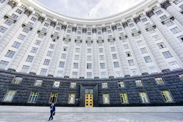 Що зміниться для одержувачів виплат і субсидій . З 1 листопада на українців чекають нові правила
