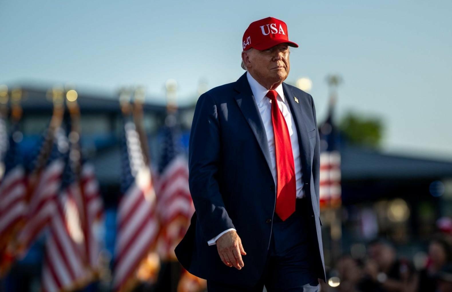 Reuters: "Трамп закликав ЄС ввести 100% тарифи проти Китаю та Індії"