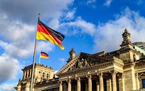 Німеччина щороку буде виділяти Україні €9 млрд