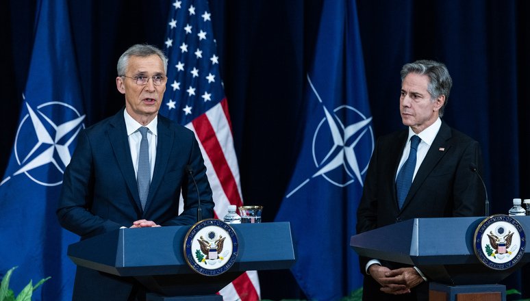 Столтенберг: Зброя для України — це шлях до миру Столтенберг: Зброя для України — це шлях до миру