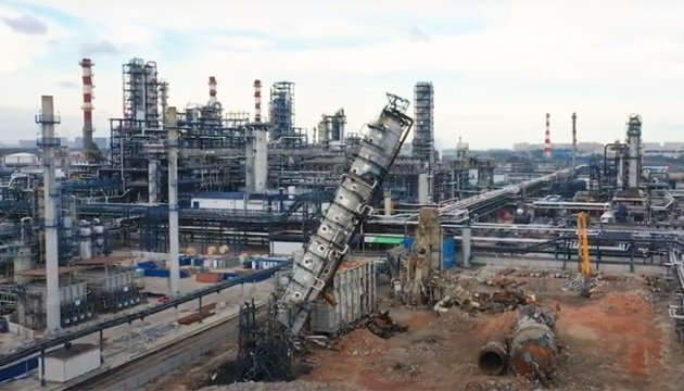 Історично безпрецедентно: у Росії зупинилися 38% потужностей НПЗ
