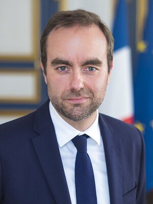 Міністри оборони Франції і Росії провели телефонну розмову, першу з... Міністри оборони Франції і Росії провели телефонну розмову, першу з жовтня 2022 року