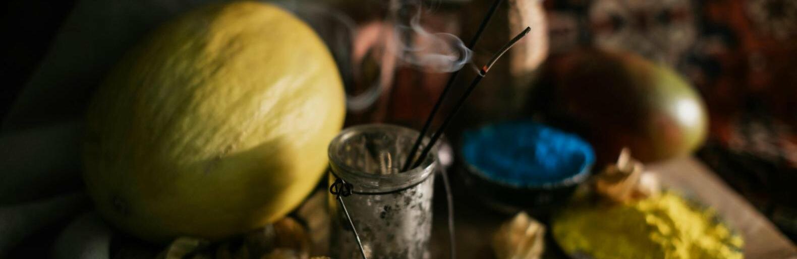 Аромапалички як тонке мистецтво очищення простору й свідомості