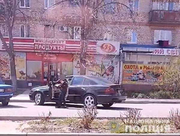 У Запорізькій області 10-річний хлопчина катався по місту на "Мерседесі"