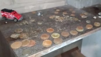 На пляжах Кирилловки вновь появились люди ... с металлоискателями