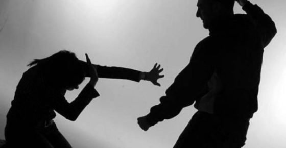  У Кирилівці в якості аргументу під час сварки чоловік вдарив літню жінку ногою