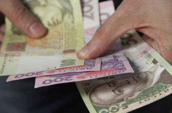 На українців очікує підвищення мінімальної зарплати