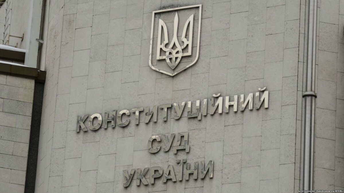 Новоизбранные главы районных, сельских советов и мэры не могут вступить в свои должности – запрет КС
