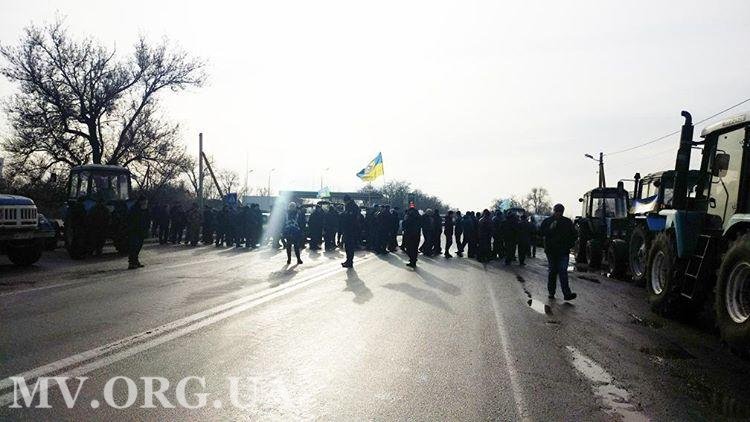 Аграрии Мелитопольского района снова  перекрыли трассу на Запорожье