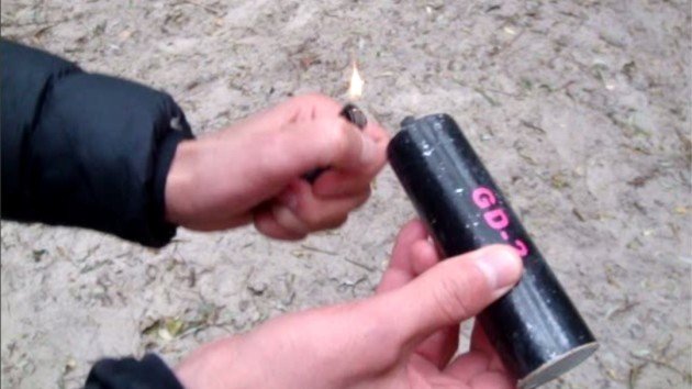 В руках подростка взорвалась петарда В руках подростка взорвалась петарда