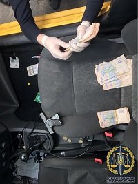 Мелітопольських слідчих затримали за одержанні хабаря