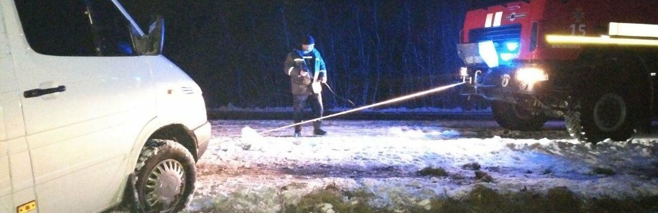  У Запорізькій області співробітники ДСНС допомогли більш як сотні людей, які потерпали від негоди