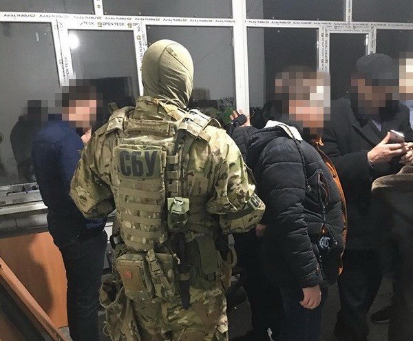 Конвертаційний центр, "ботоферми" та мільйони виведені у тінь. Масштабна операція СБУ, - ФОТО, ВІДЕО