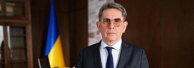 В Україні будуть працювати тільки аптеки та продуктові?