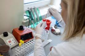 В Україні кількість хворих на коронавірус пересягла 10000 рубіж В Україні кількість хворих на коронавірус пересягла 10000 рубіж