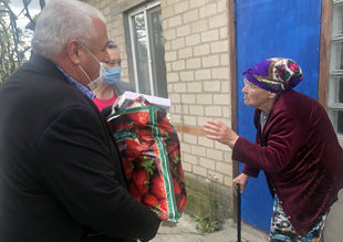 Учасники бойових дій та сім’ї загиблих одержали від Кирилівської влади харчові набори