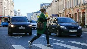 Виявляється пішохід заважди правий: навіть якщо йде на червоне світоло