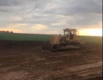 Піленгасу загрожує замор через будівельників, які скидають глину в море