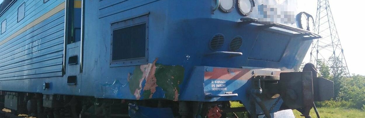 Під Мелітополем трапилась трагедія – потяг зіштовхнувся на переїзді... Під Мелітополем трапилась трагедія – потяг зіштовхнувся на переїзді з легковиком