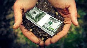 Гектар землі в Україні продаватимуть за 2 тисячі  доларів США Гектар землі в Україні продаватимуть за 2 тисячі  доларів США