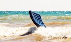 Опять спасатели Кирилловки доставили на берег путешественниц на матрасе