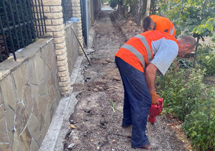 У Кирилівці споруджують чергову пішхідну доріжку