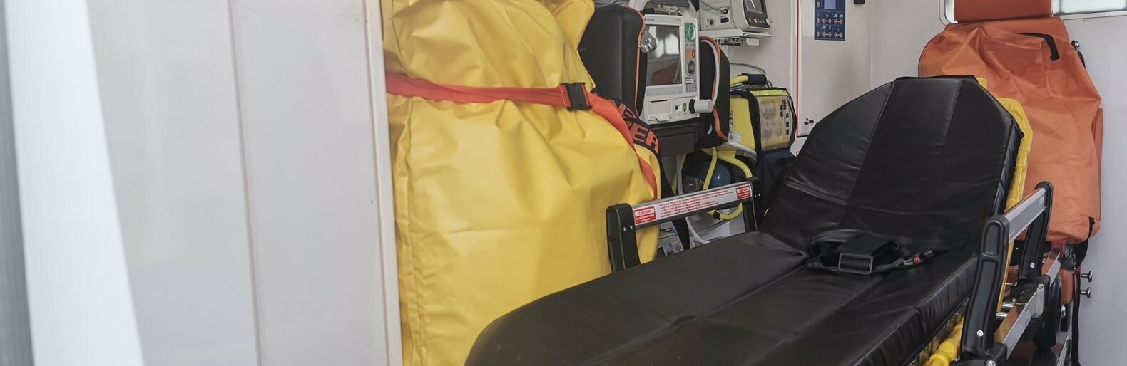 Как перевезти травмированного пассажира между домом и больницей или травмпунктом