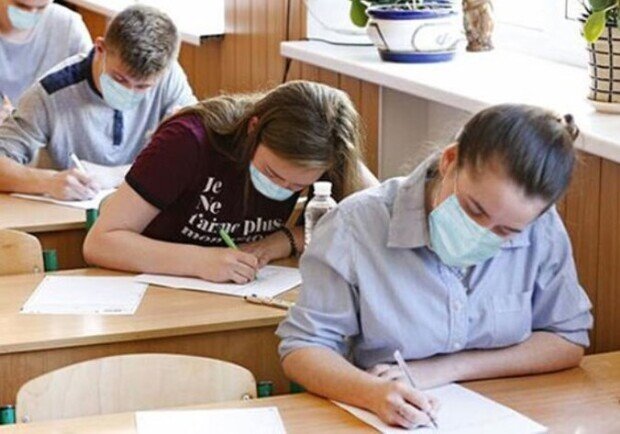 ЗНО в Україні залишається для випускників обов'язковим